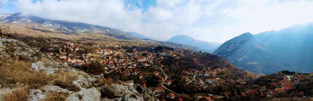 Konak Ramonda Serbika Nis Bagian luar foto