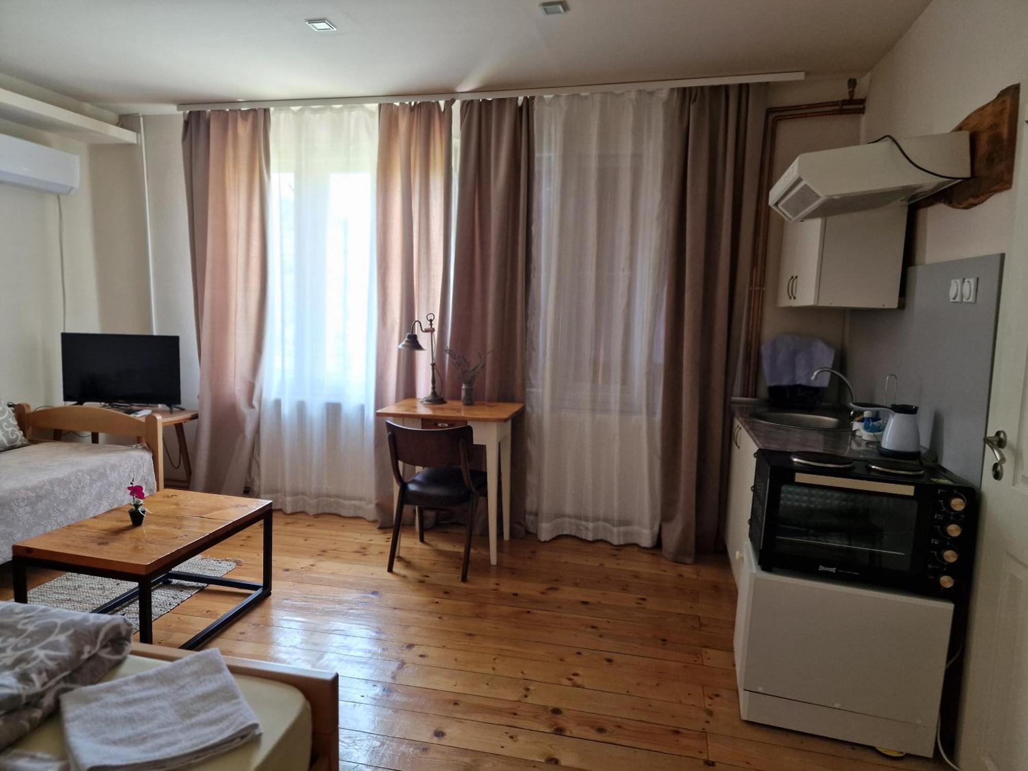 Konak Ramonda Serbika Nis Bagian luar foto