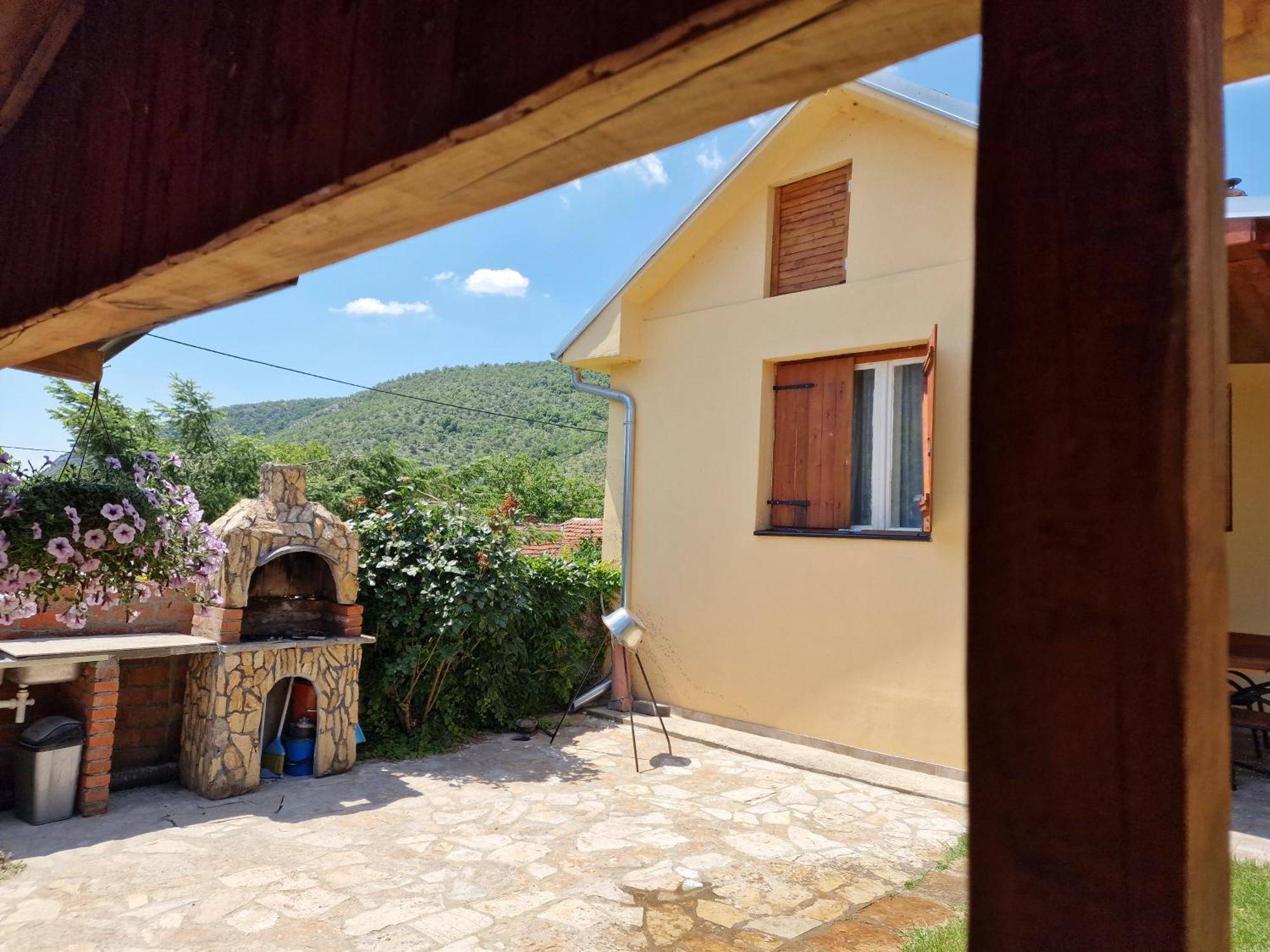 Konak Ramonda Serbika Nis Bagian luar foto